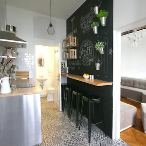 For The Bold, Chic And Open Minded Apartment
