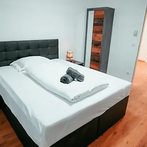 Shopping Center 6a Apartment
